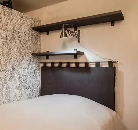 Interno 1 *