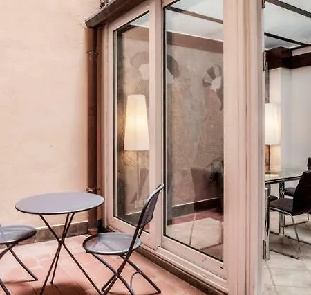 Interno 1 *